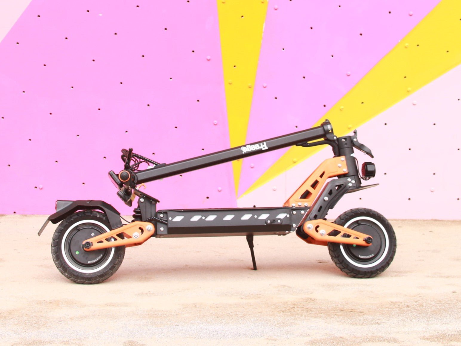 Freego C10 Pro Landtiger Dual-Motor Foldable Electric Scooter - Image 2