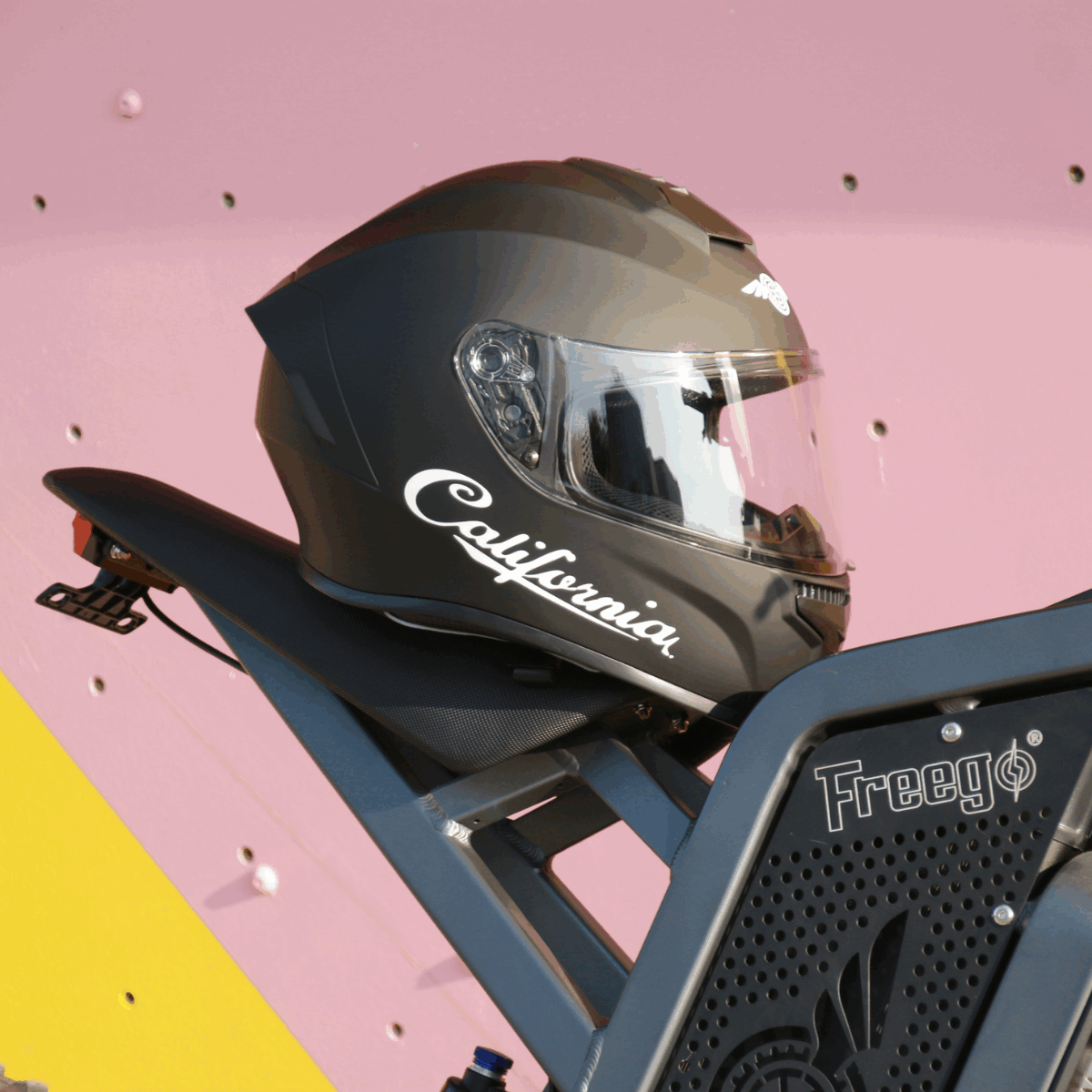 Freego Custom AeroFlow Full-Face Helmet – DOT Certified - Image 5